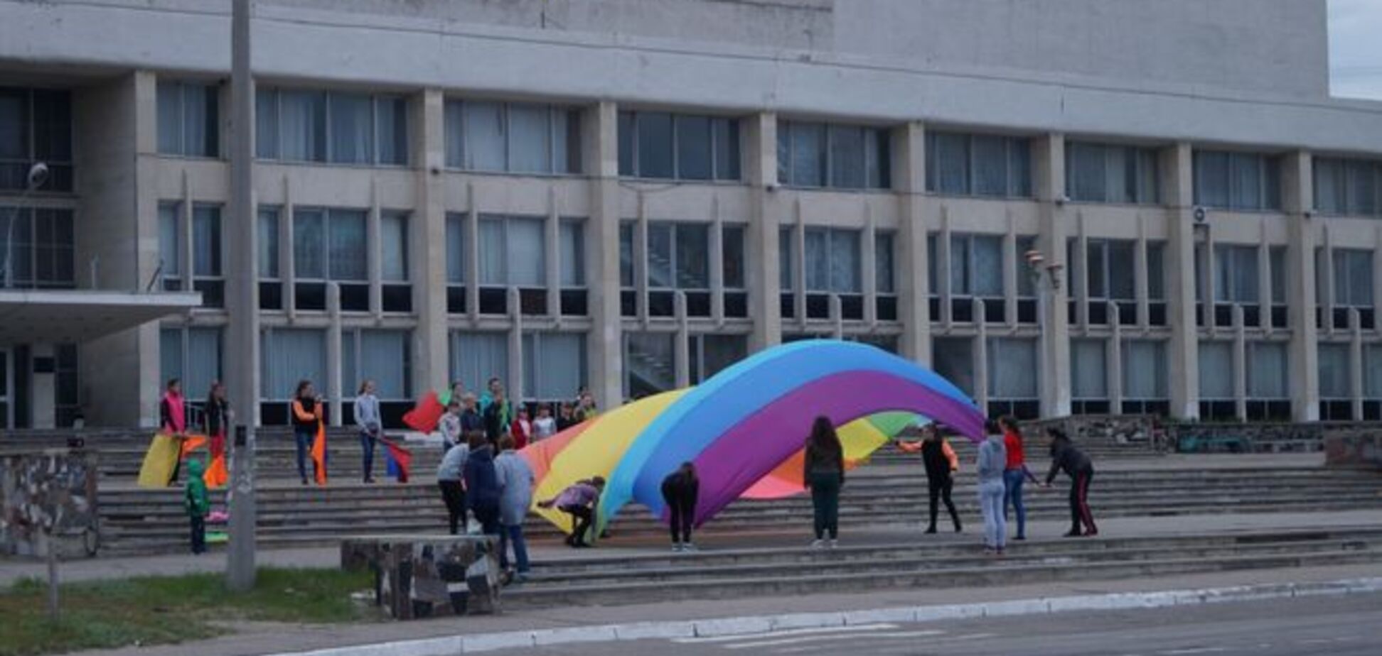 На Луганщине репетицию к 9 мая приняли за подготовку к гей-параду: фотофакт