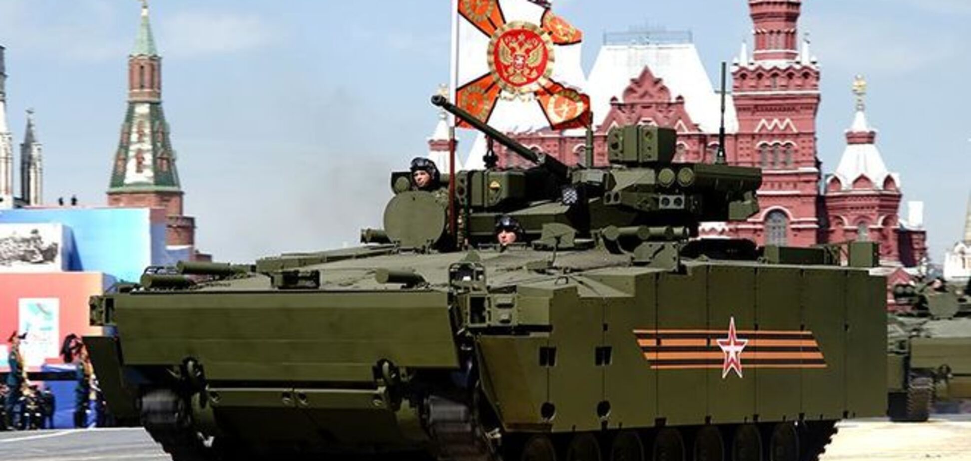 Парад пародий, или Как отметили День Победы в Москве и Донецке