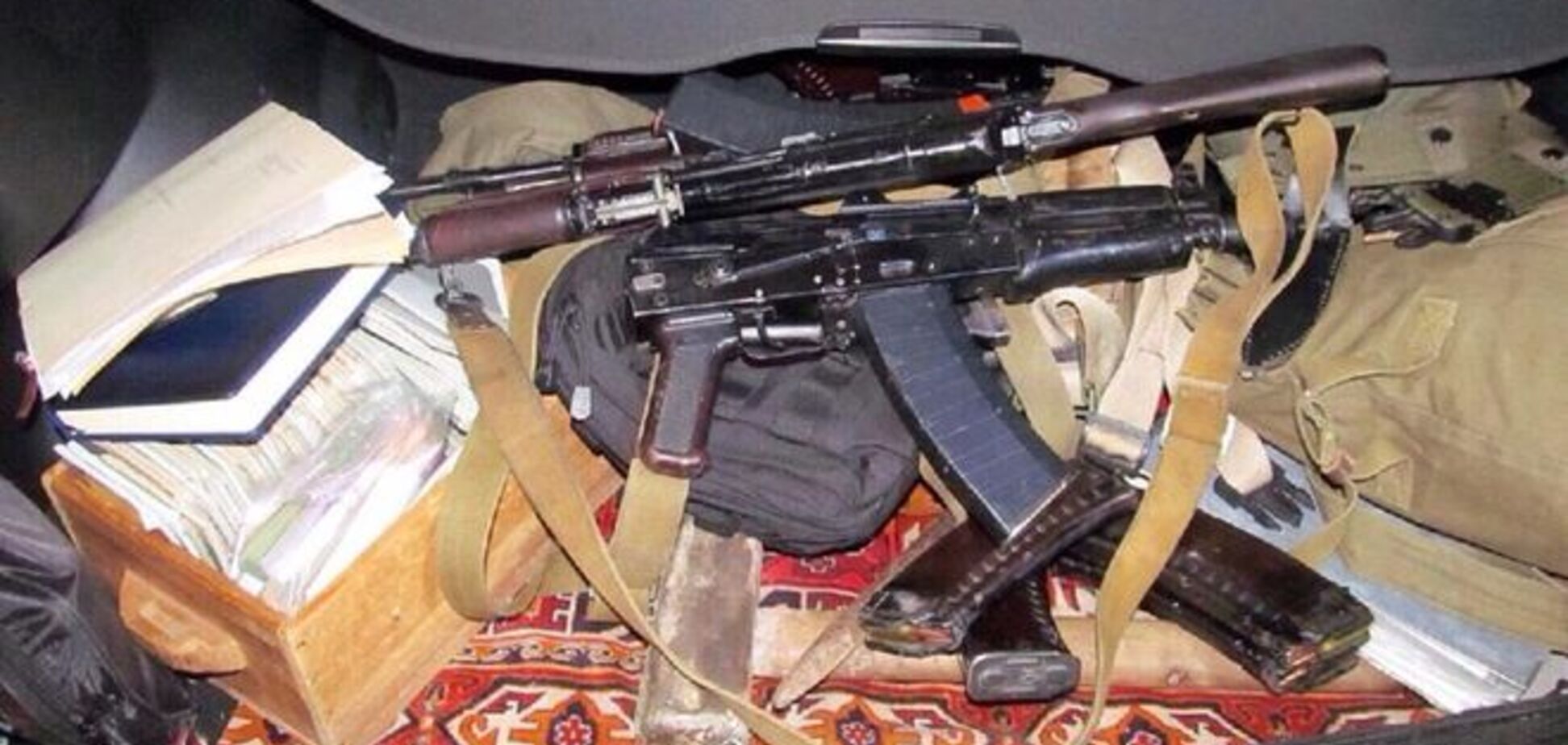 В Донецкой области задержана преступная группировка с военным 'кладом' - МВД