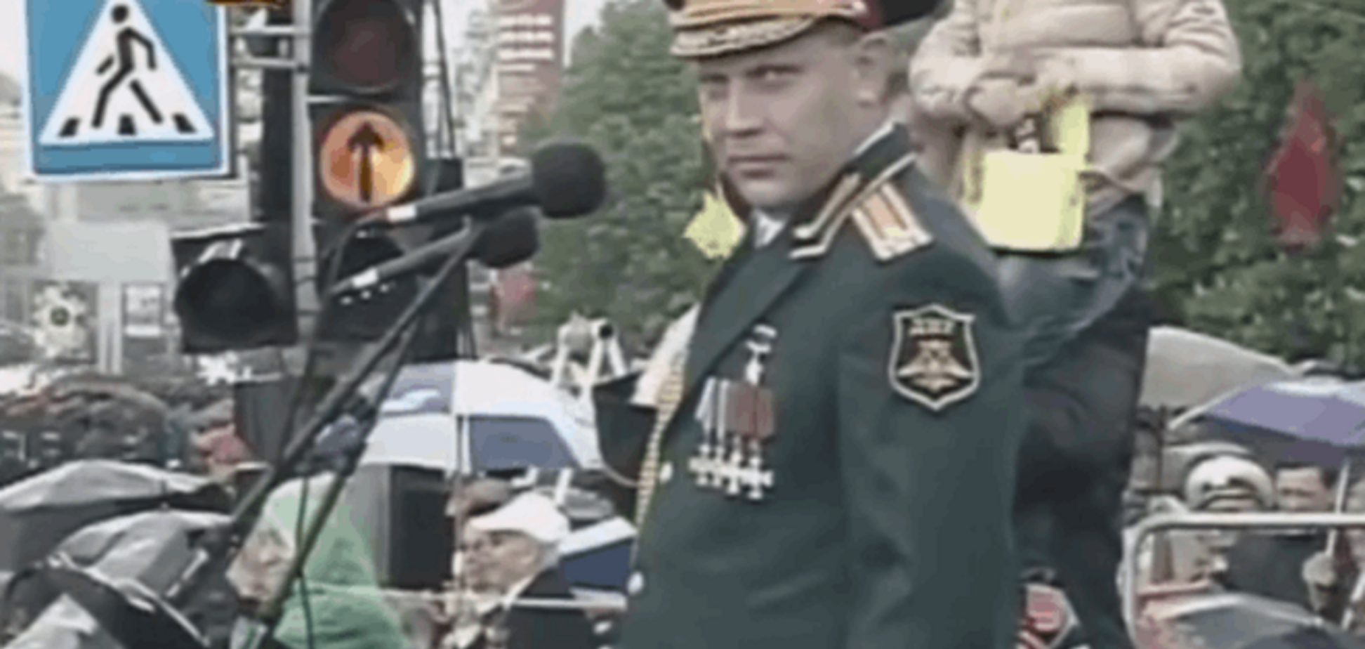 Пьяный Захарченко едва держался на ногах на 'параде' в Донецке: видеофакт