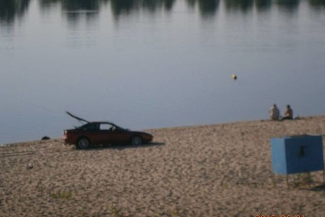Быдло на отдыхе: киевлян шокировал 'герой парковки' на берегу озера