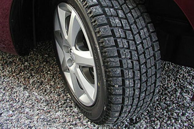 Советы автомобилистам: почему летом нельзя ездить на зимней резине