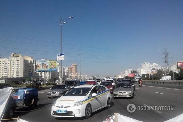 Протестующие перекрыли въезд в Киев: образовалась огромная пробка