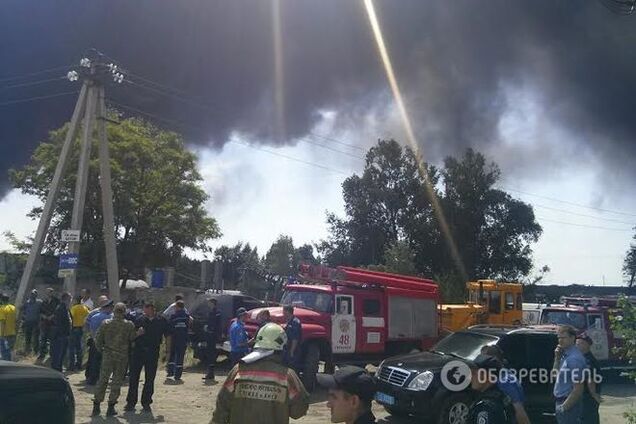 Пожар в Василькове: спасатели потушили еще две цистерны