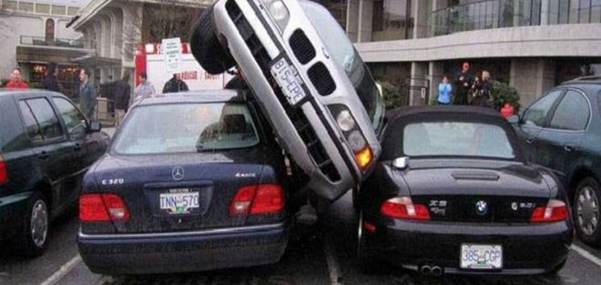 Совет автомобилистам: как не стать 'героем парковки'