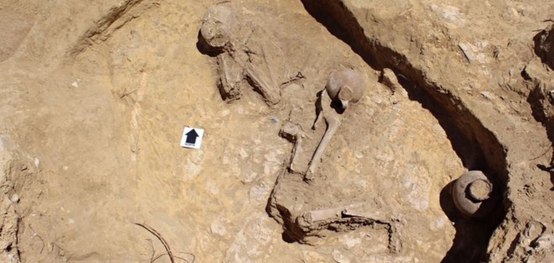 Археологи раскопали могилу 'Спящей красавицы' с древней косметикой
