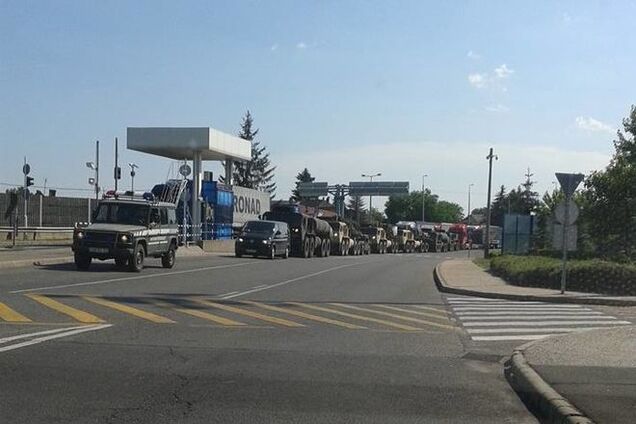 В Украину въехала колонна военной техники из Венгрии