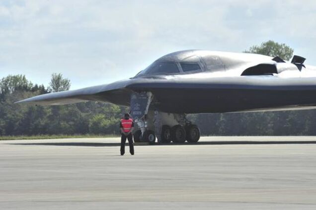 Страшный кошмар Путина: США перебросили в Британию В-2 'Призрак'