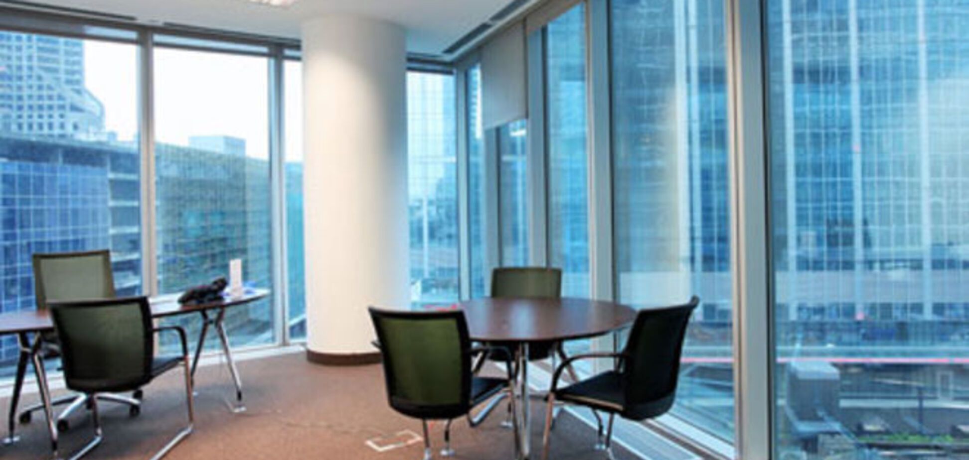 Стабільне зниження. У Києві продовжують падати ціни на офіси