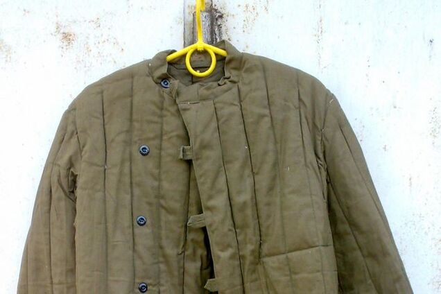 'Ватник' головного мозга: в Москве стилисты советуют, как носить телогрейку летом