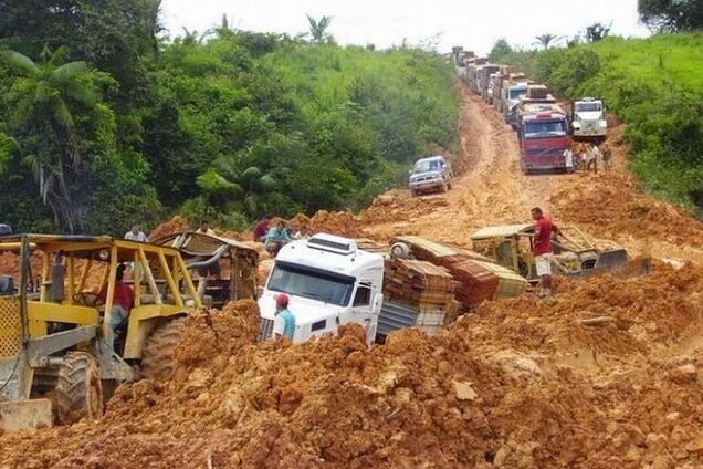 Полный провал: дорога в Бразилии, которая стала экологической катастрофой