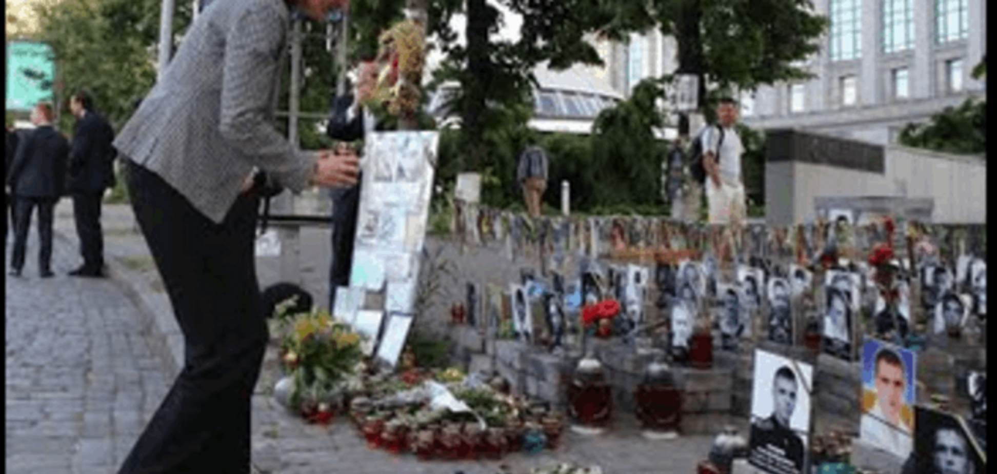 Защитница Украины в ООН Саманта Пауэр побывала на Майдане: фотофакт