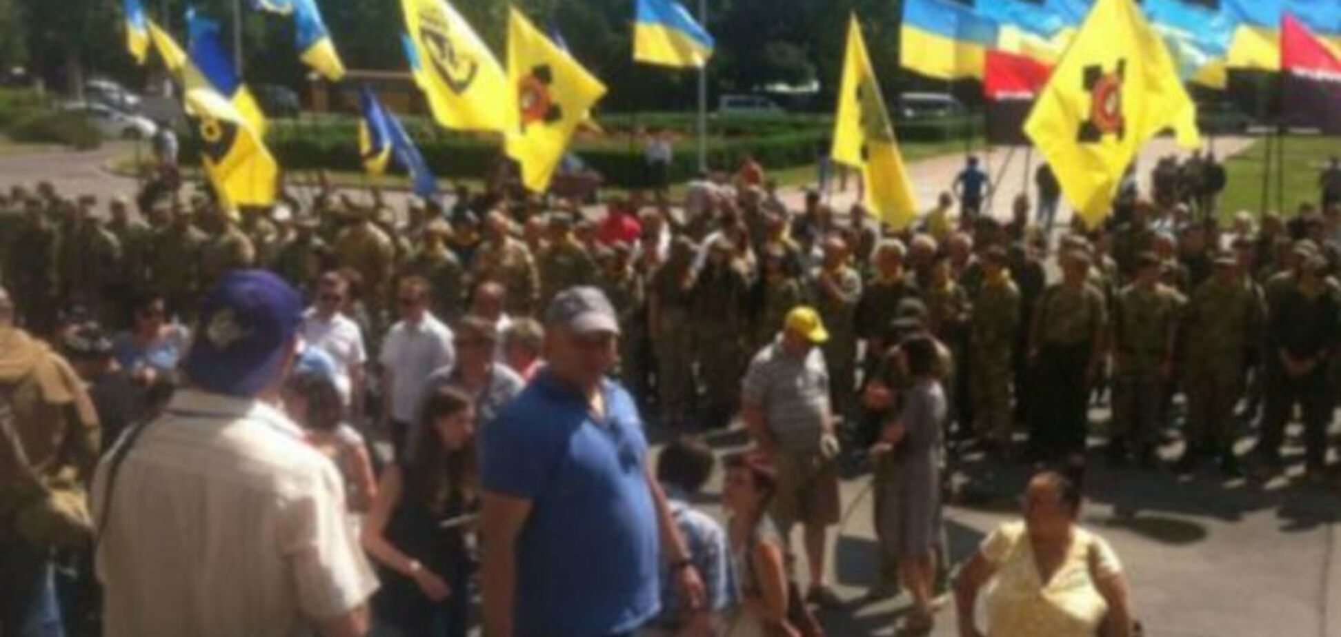 Наладить диалог: перед зданием ОГА в Одессе собралось 200 активистов