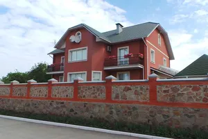 Начальник кадрів київського ДАІ проживає в міні-аналогу Межигір'я