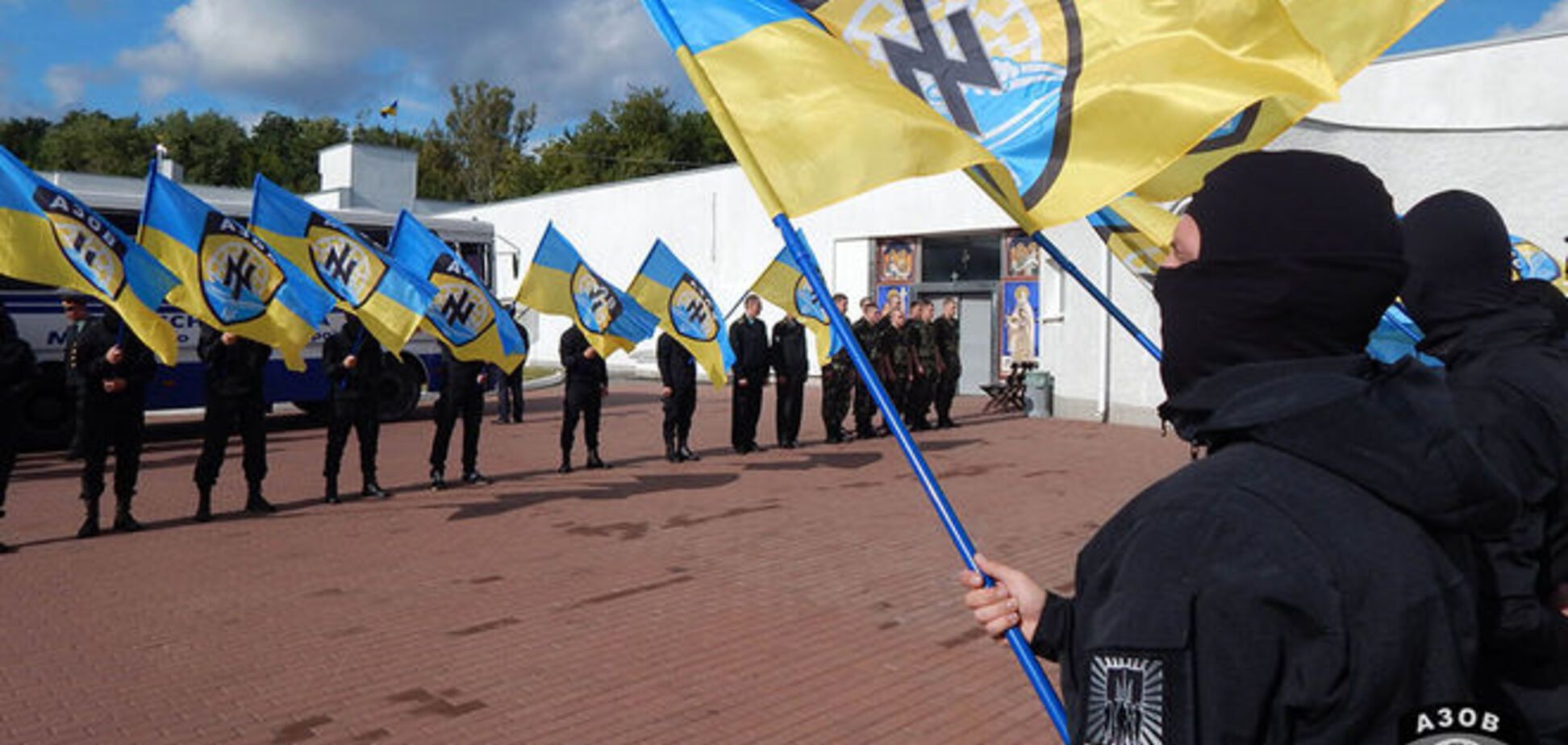 Американский конгрессмен объявил полк 'Азов' 'неонацистским'