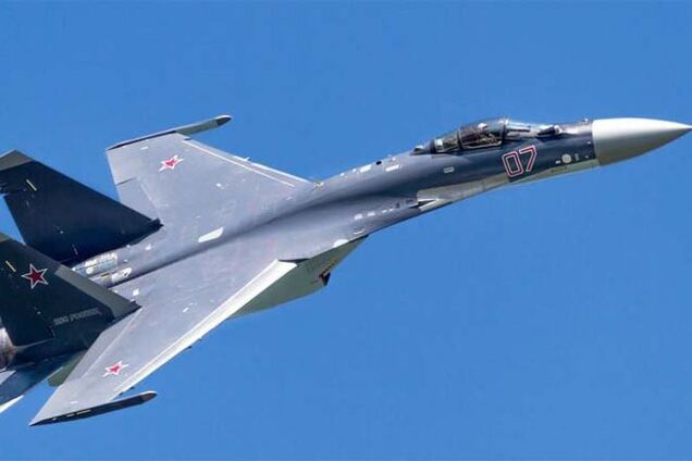 Над Черным морем российский СУ-27 пытался перехватить самолет ВВС США: видеофакт
