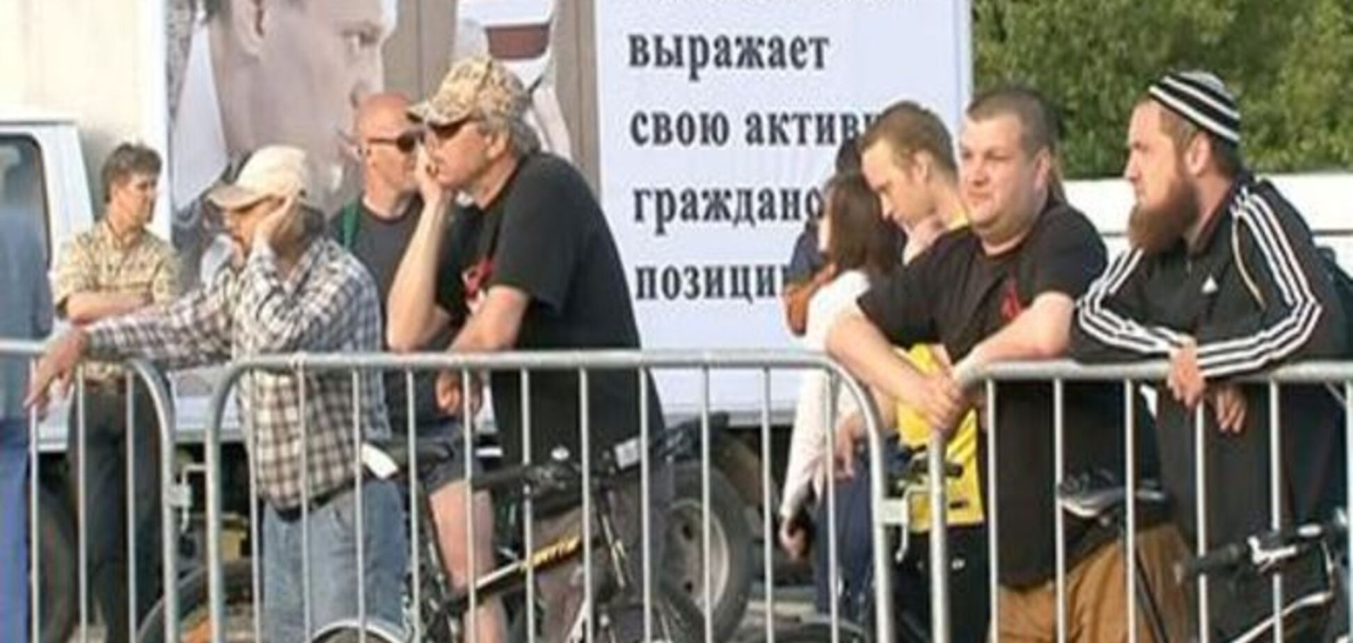 Навальный в Калуге: Можно с вами на одной земле постоять?