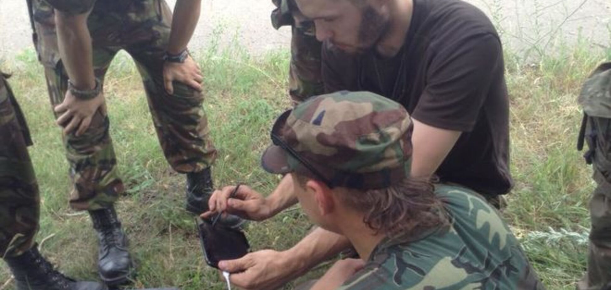 'В поисках жареных снегирей!' Бойцы АТО получили разведывательный коптер: фотофакт