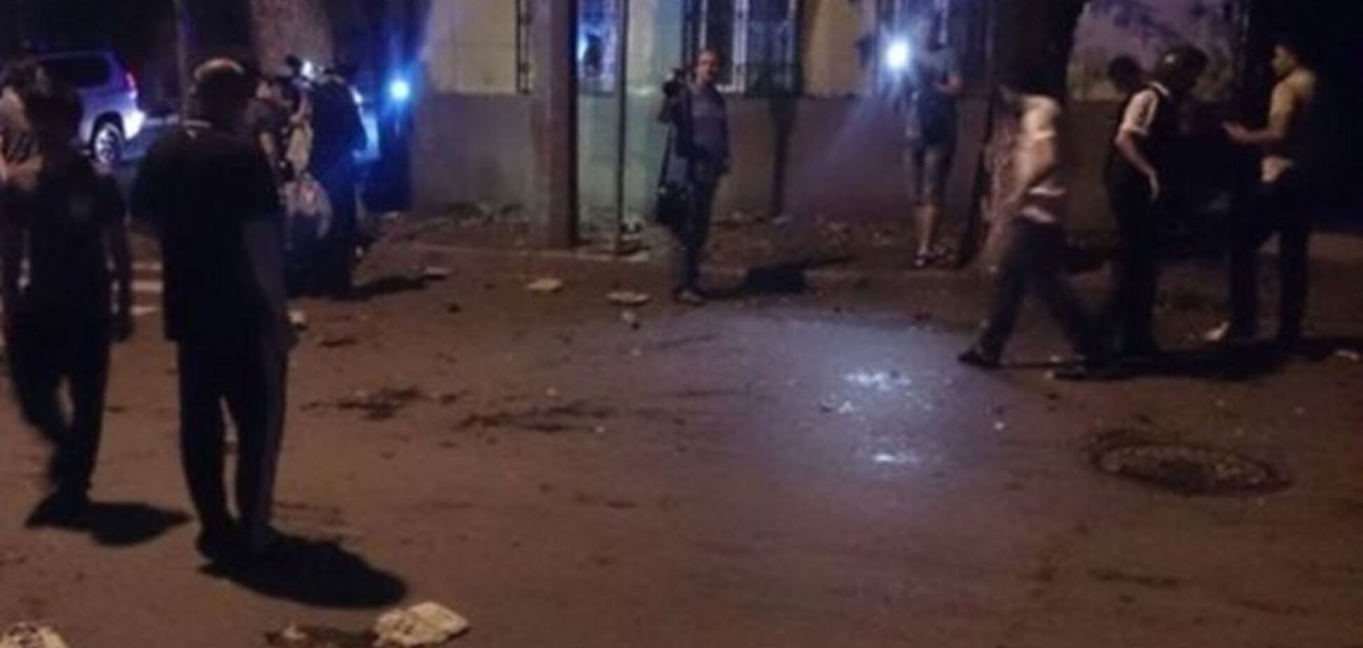 Месть по-русски. В консульстве Украины в Ростове кирпичами и битами выбили все окна: фото и видеофакт