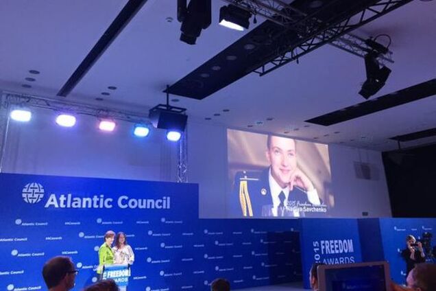 Савченко и убитого Немцова наградили престижной международной наградой