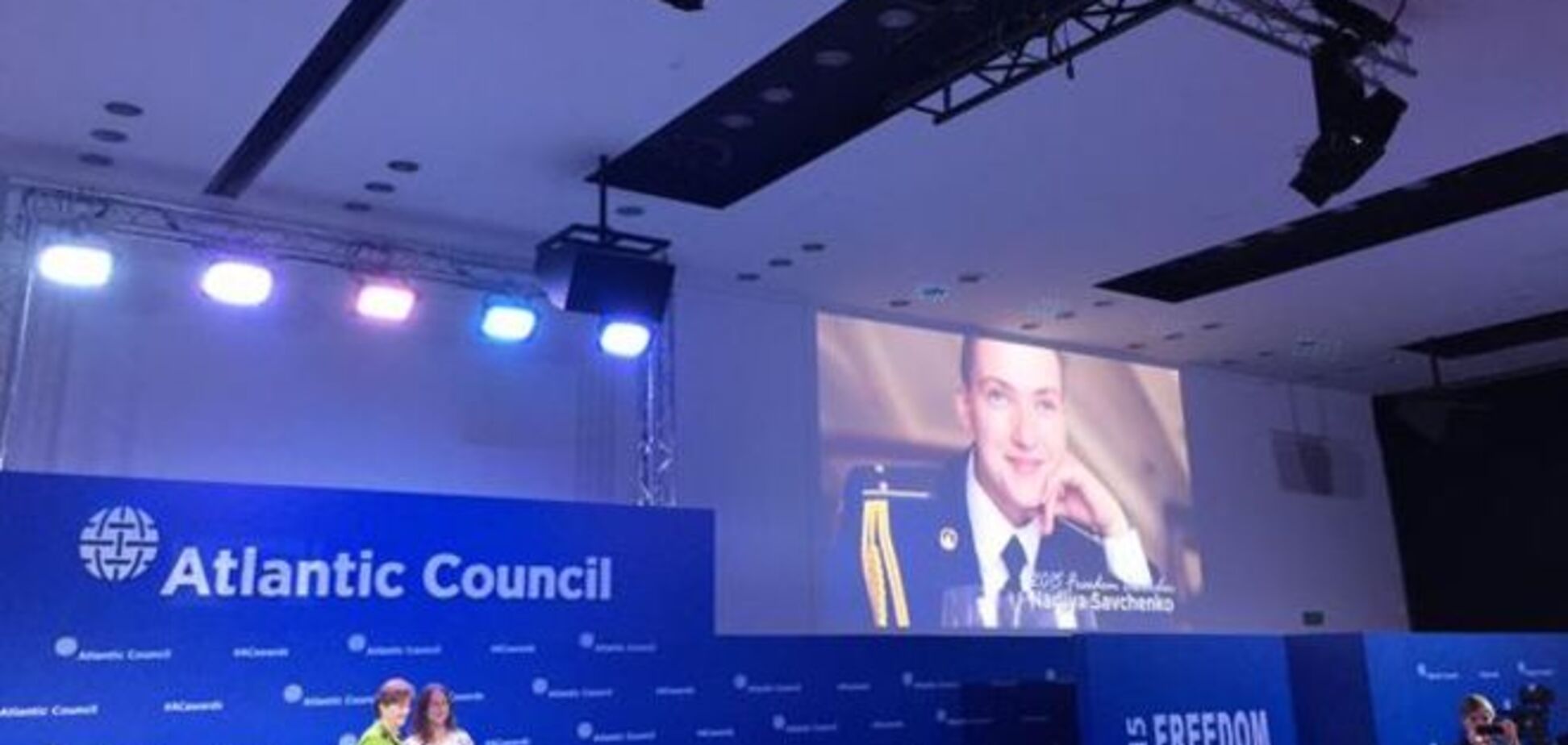 Савченко і убитого Нємцова нагородили престижною міжнародною нагородою
