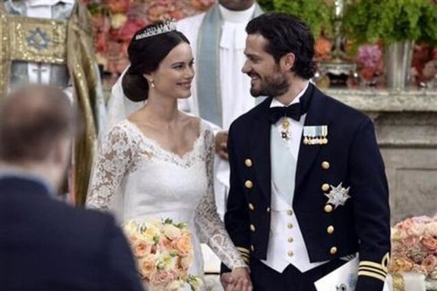 Принц Швеции женился на 'современной Золушке': видео со свадьбы