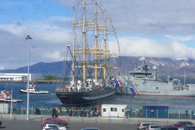 Російський вітрильник протаранив два ісландських корабля