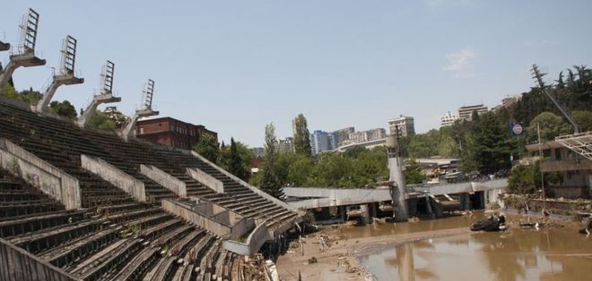 Повінь в Тбілісі. Квітуче місто перетворився на брудне місиво: фото стихії