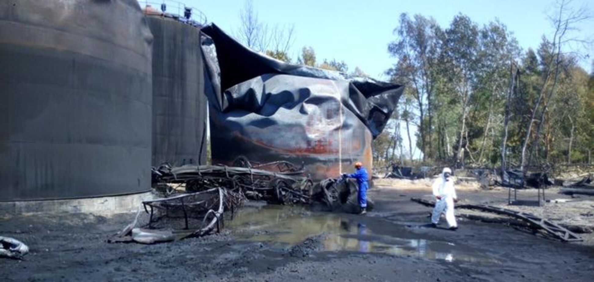 Пожар в Василькове: огонь самоликвидировался, а потом вспыхнул снова