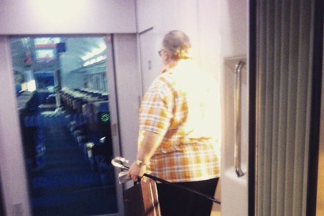 'Едет по гражданке'. В сети показали передвижение донецкого митрополита: фотофакт