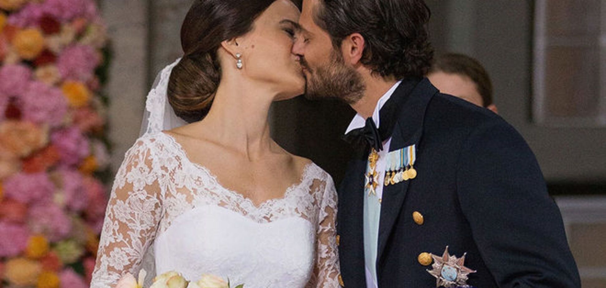 Сказочная любовь: самые красивые фото со свадьбы принца Швеции и его Золушки