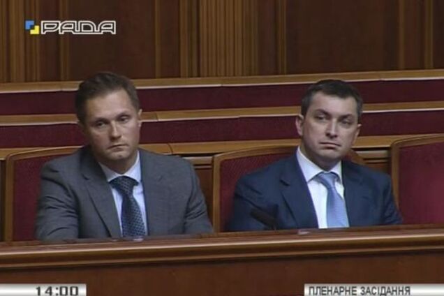 Терентьев и Билоус заставили сотрудников 'присягнуть на верность'