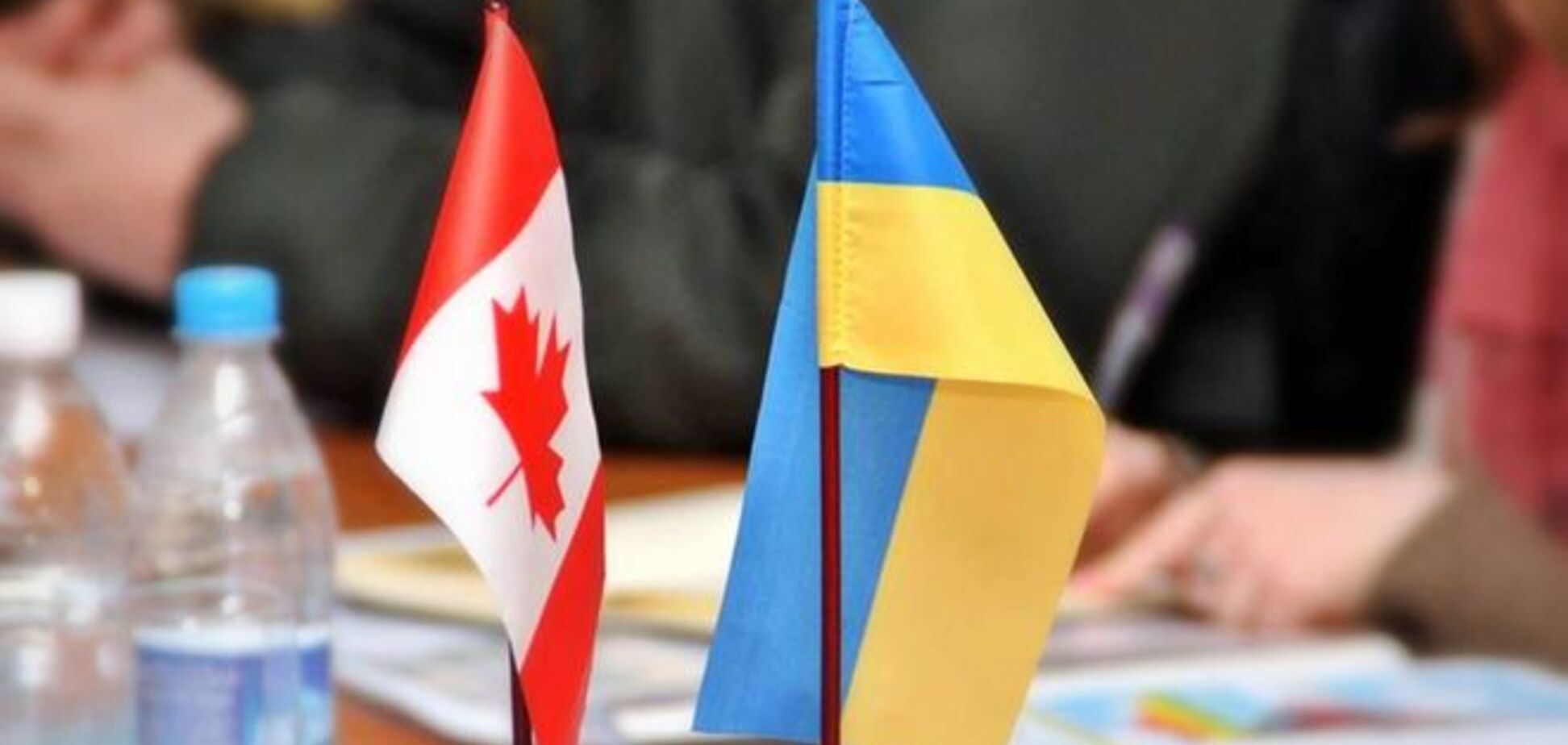 Волонтеры Канады хотят услышать руководителей Украины