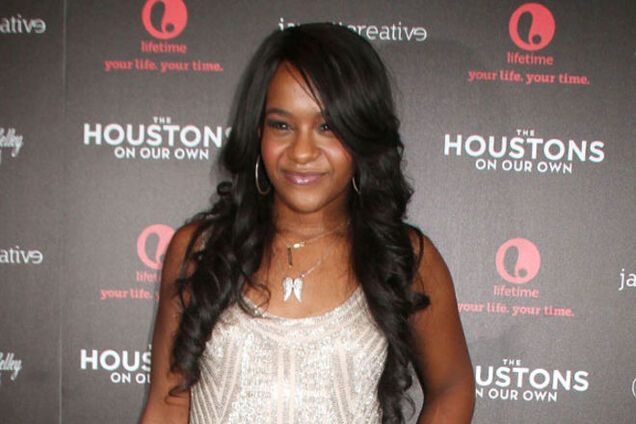 Дочь Уитни Хьюстон отвезут домой умирать