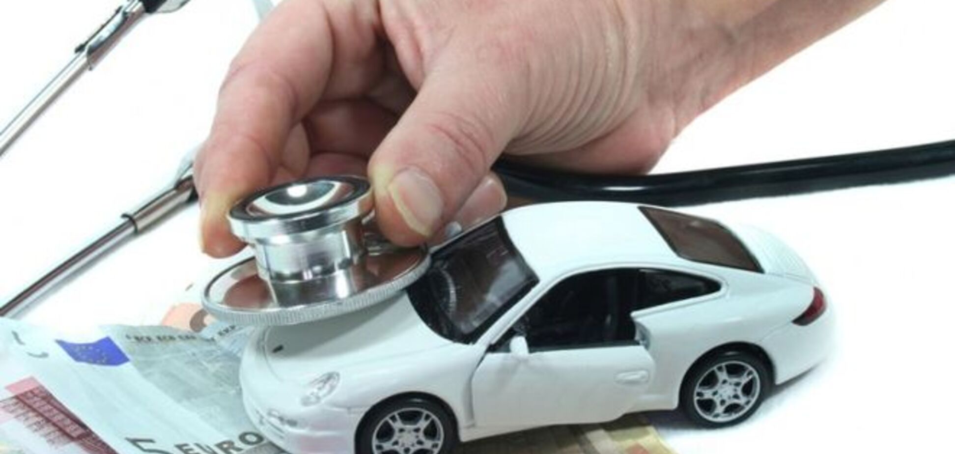 Яценюк хоче повернути в Україну техогляд для всіх автомобілів
