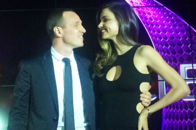 Бывшая жена Орландо Блума поцеловалась с Игорем Верником: фотофакт