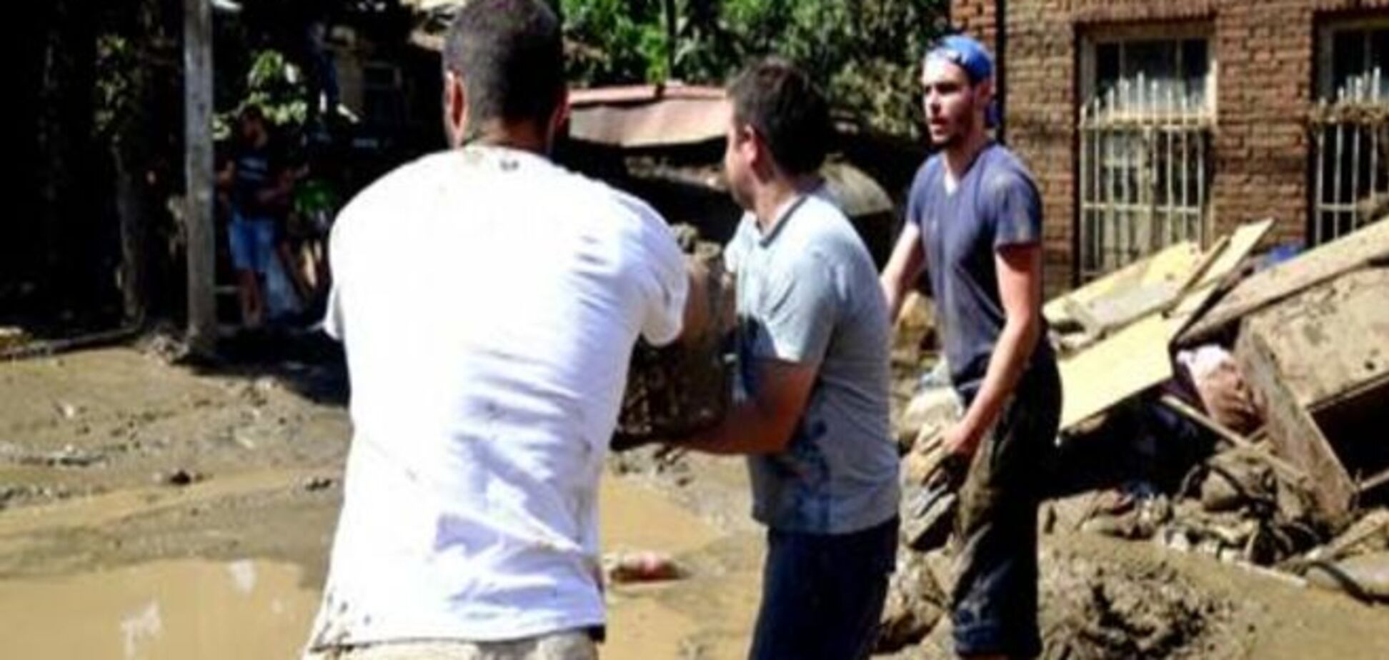 Тбилиси после стихии: взаимопомощь и солидарность