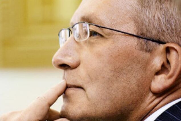 Нашелся: в Германии с самолета сняли банкира Семьи Януковича