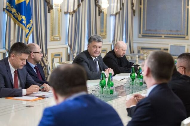 Порошенко поручил до 17 августа подготовить отчет о выполнении рекомендаций ЕК