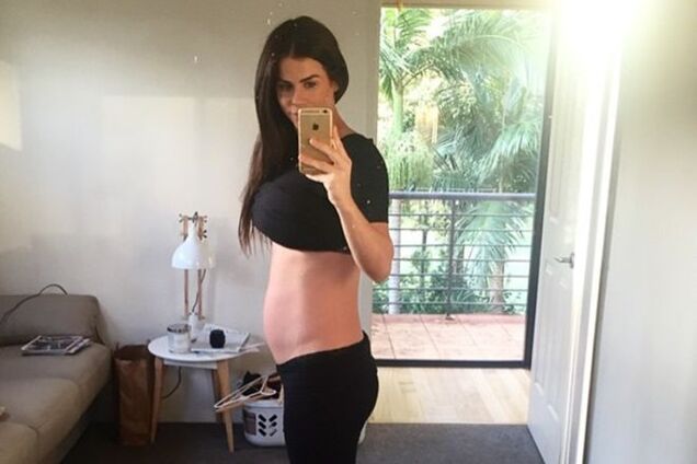 Соцмережі вибухнули обуренням від занять вагітної моделі: фотофакт
