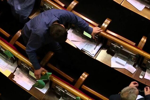 Планы Рады на среду: борьба с кнопкодавством и открытость комитетских заседаний