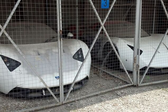 'Склеп спорткаров': российское кладбище элитных авто шокировало интернет