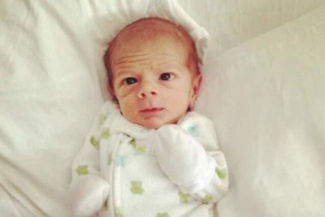 20 детей, которые родились с лицами 'старичков': смешная подборка