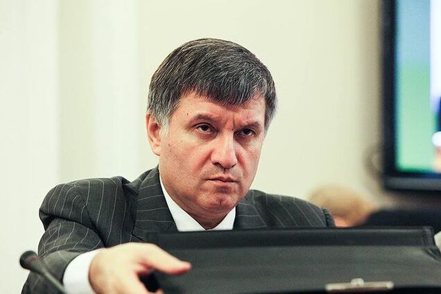 Аваков обматерил подписчиков, обвинивших его в 'крышевании украинофобии'