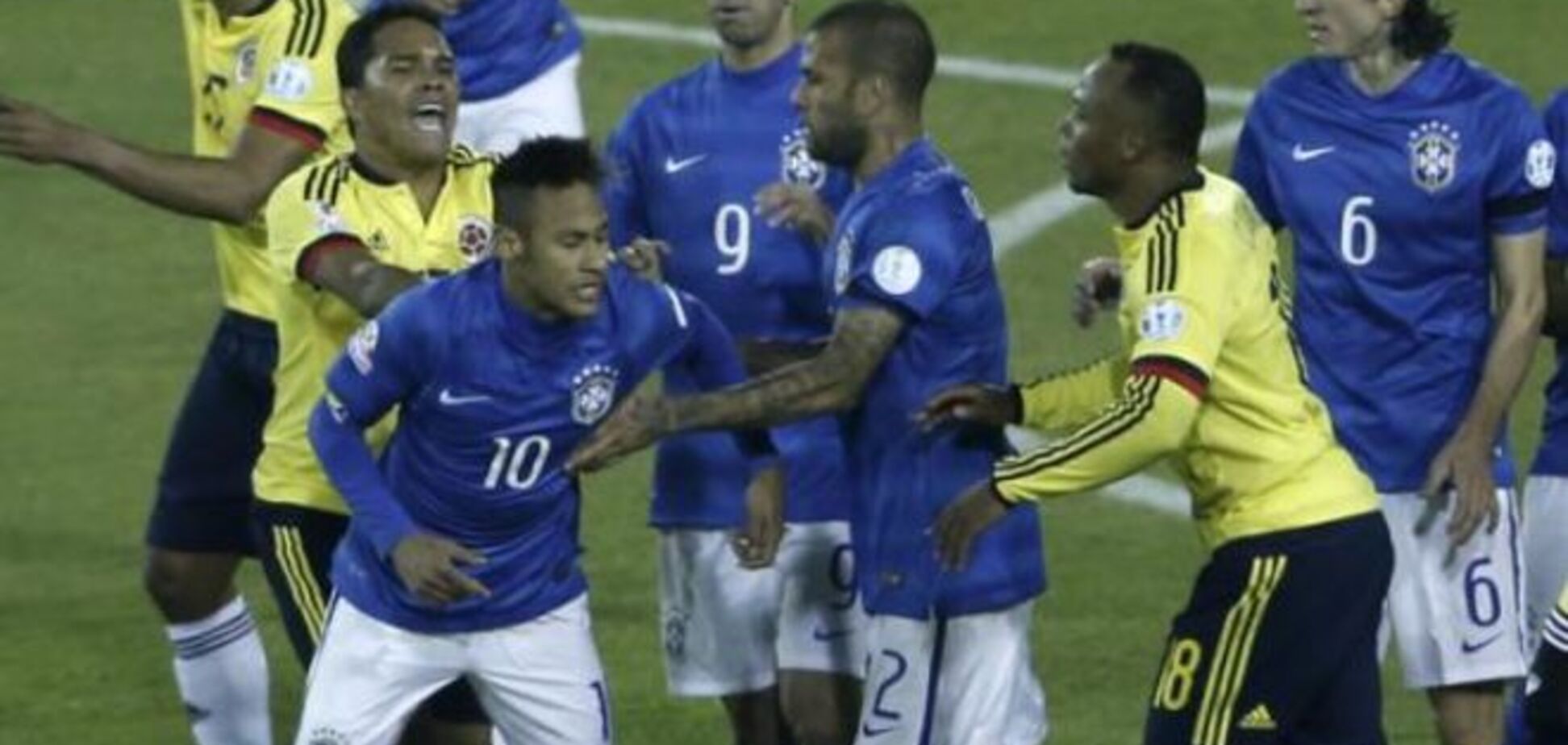 Звезда 'Барселоны' устроил драку на Кубке Америки: видео потасовки