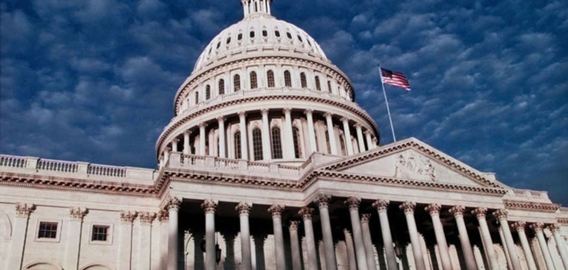 Сенат США одобрил предоставление военной помощи Украине