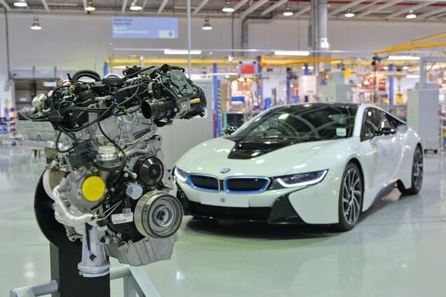 Кращий двигун року розвиває 365 к. с. і витрачає 2,1 л на сотню