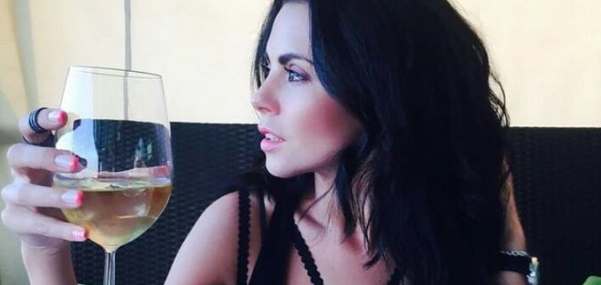 Стройная Каменских показала невероятно сексуальное декольте