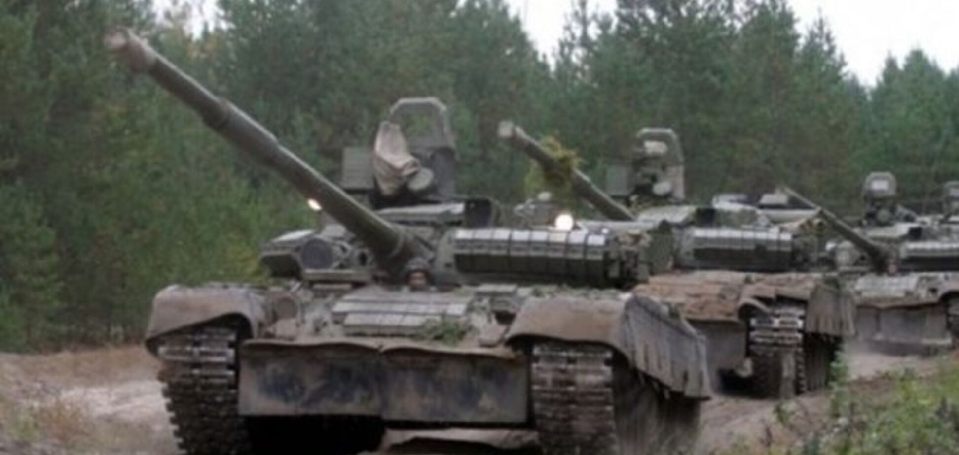 Терористи женуть колони танків у Донецьк і Луганськ