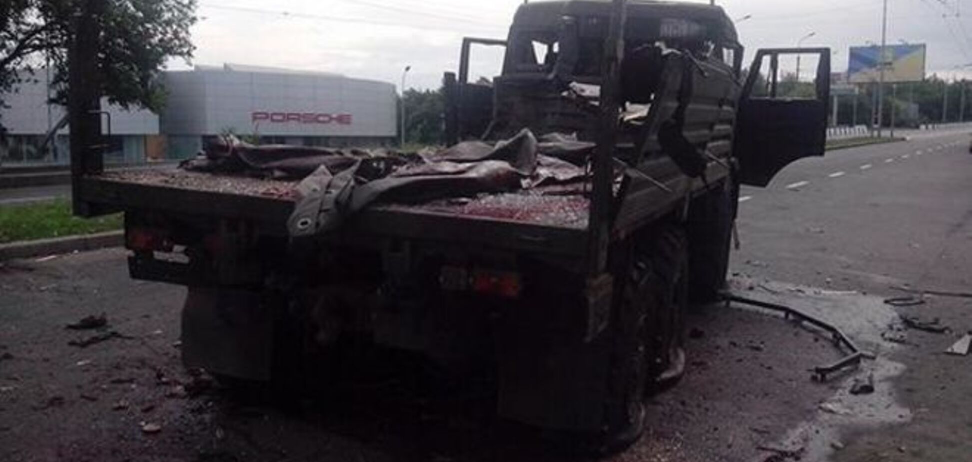 У Донецьку інтенсивний бій: під ударом аеропорт і Піски
